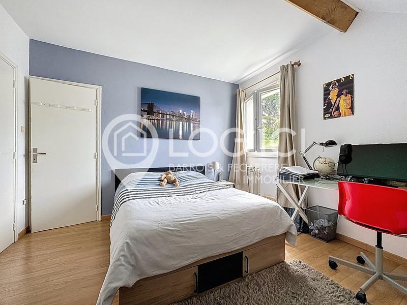 Maison - 180 m² - 7 pièces