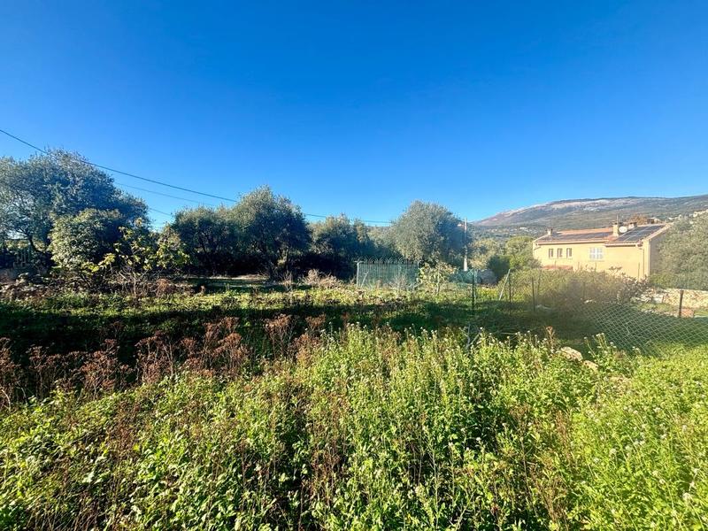 Terrain constructible - 1 513 m²