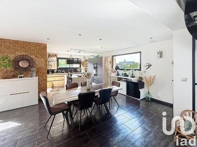 Maison - 225 m² - 8 pièces