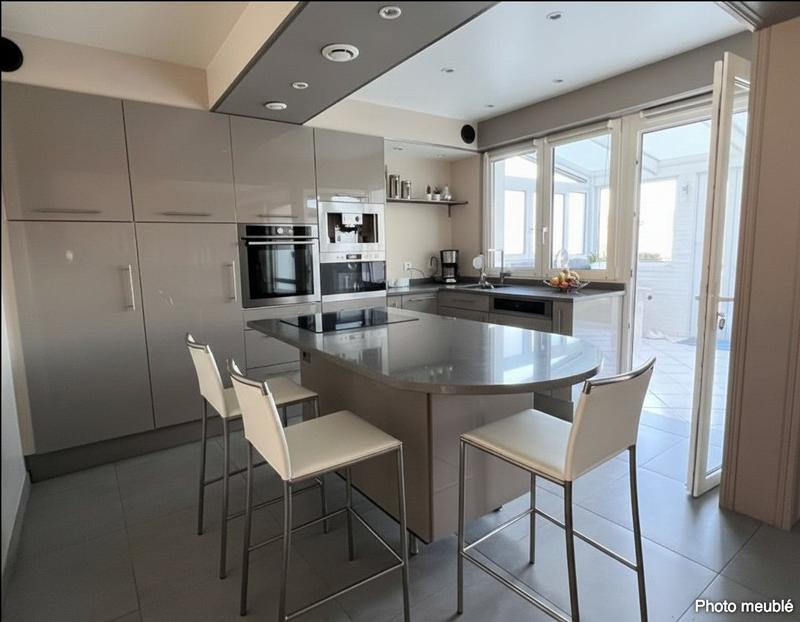 Maison - 200 m² - 7 pièces