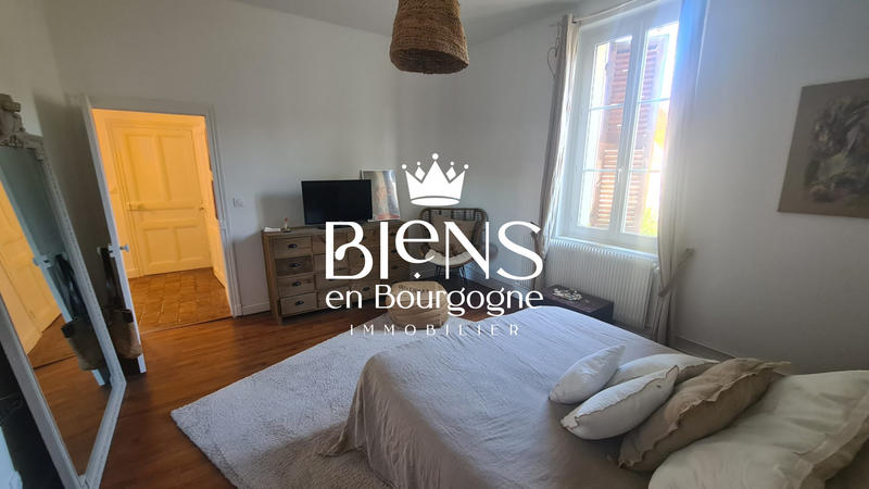 Maison - 259 m² - 8 pièces