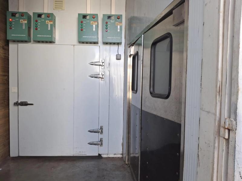 Magasins - 339 m² - 7 pièces