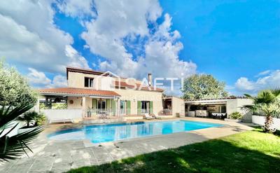 Maison - 200 m² - 7 pièces