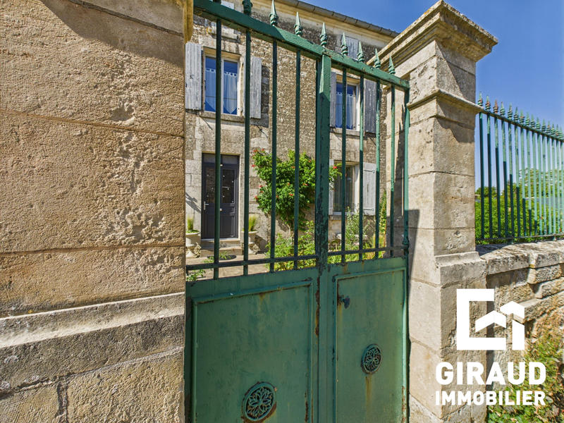 Maison ancienne - 177 m² - 6 pièces