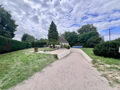 Pavillon - 214 m² - 7 pièces