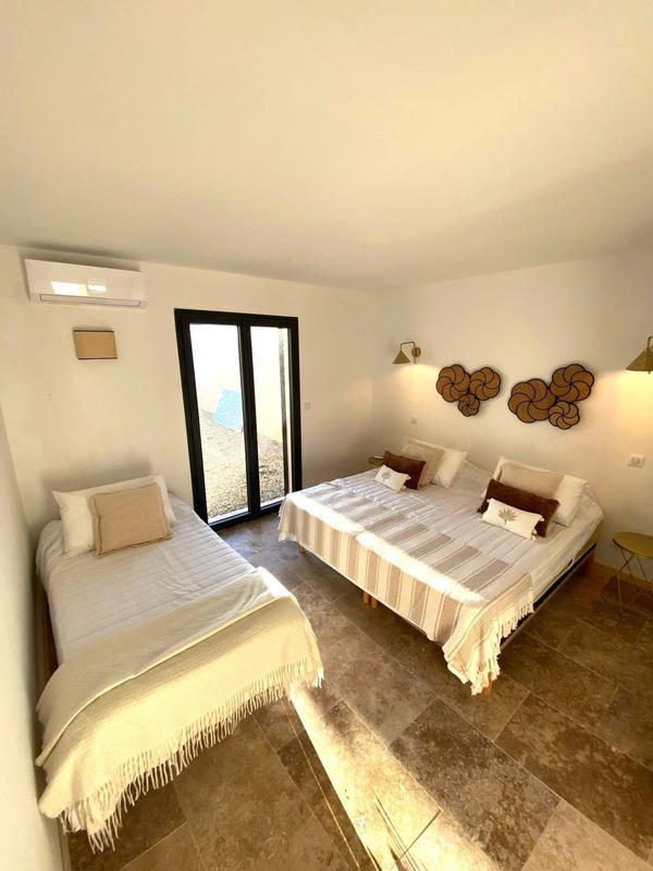 Villa - 137 m² - 4 pièces