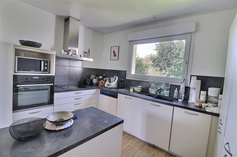 Propriété - 220 m² - 8 pièces