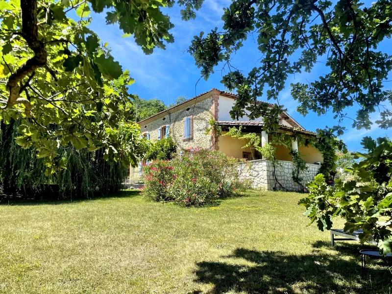 Villa - 253 m² - 8 pièces