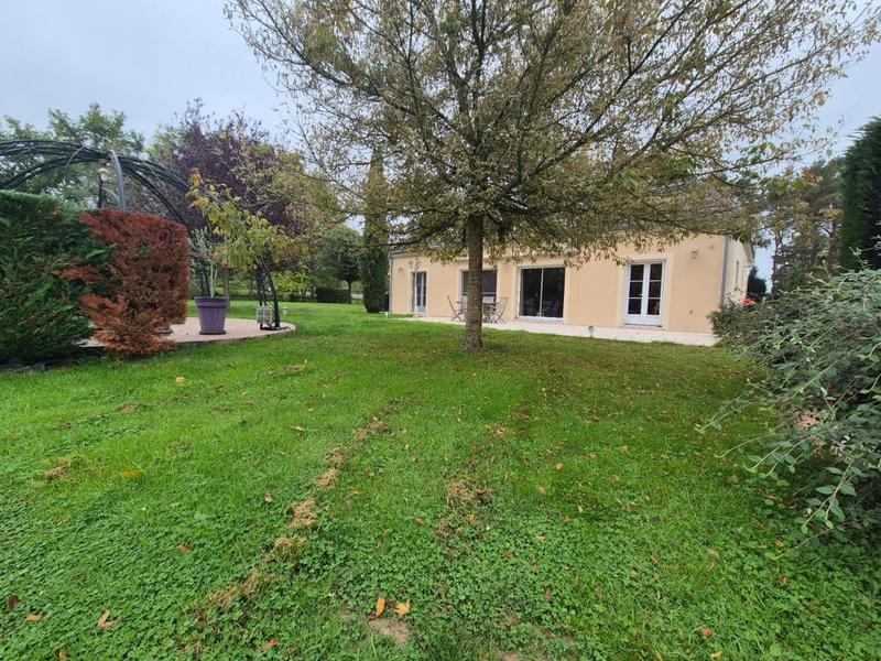 Pavillon - 160 m² - 6 pièces