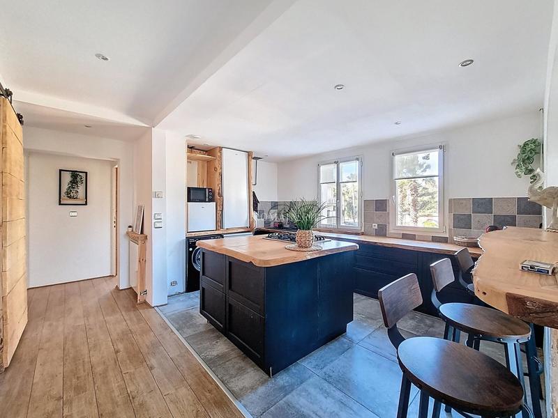 Appartement - 93 m² - 4 pièces