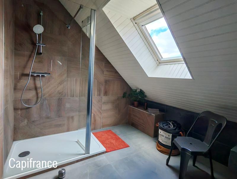 Maison - 230 m² - 8 pièces