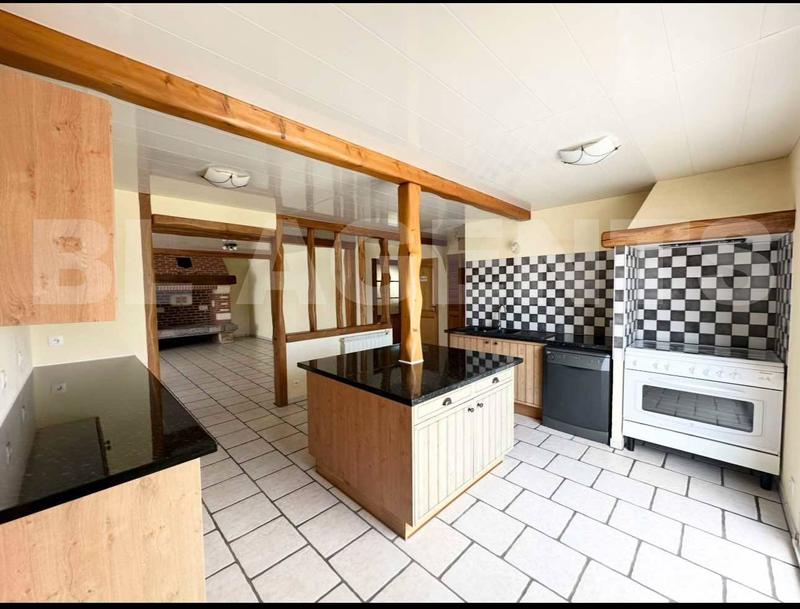 Maison jumelée - 254 m² - 9 pièces