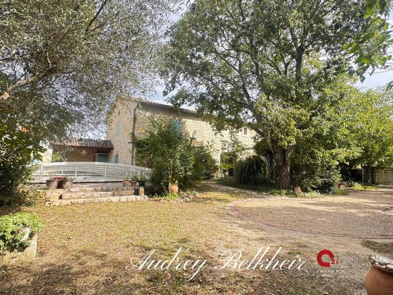 Maison en pierre - 260 m² - 7 pièces