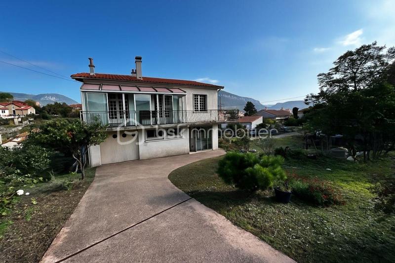 Villa - 156 m² - 8 pièces