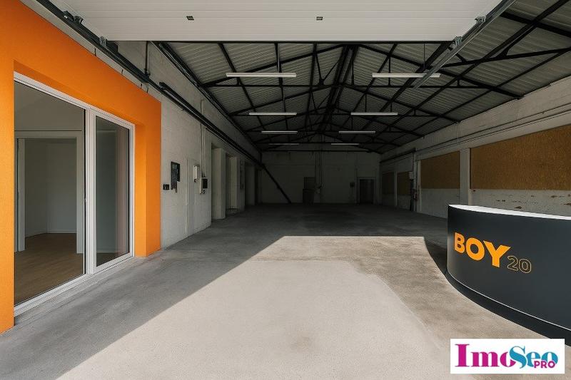 Local d'activité / Entrepôt - 230 m²