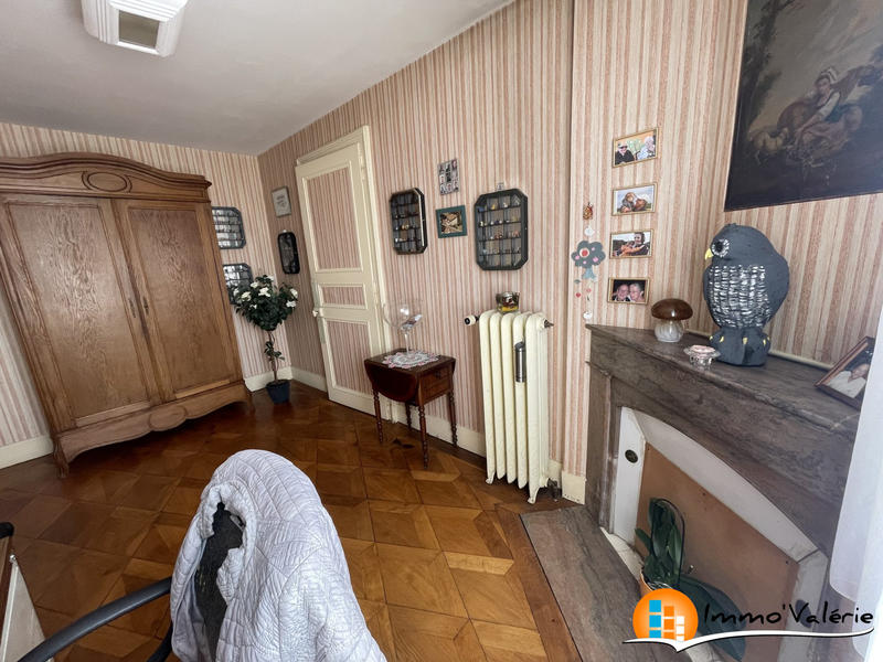 Maison - 854 m² - 19 pièces