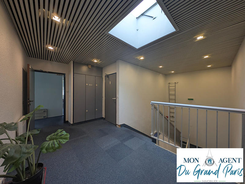 Bureau - 180 m² - 7 pièces