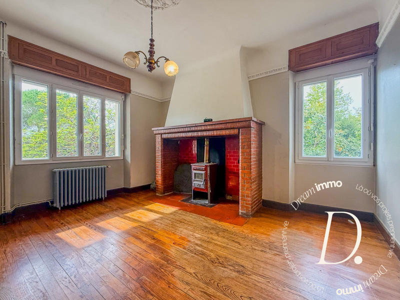 Maison - 204 m² - 8 pièces