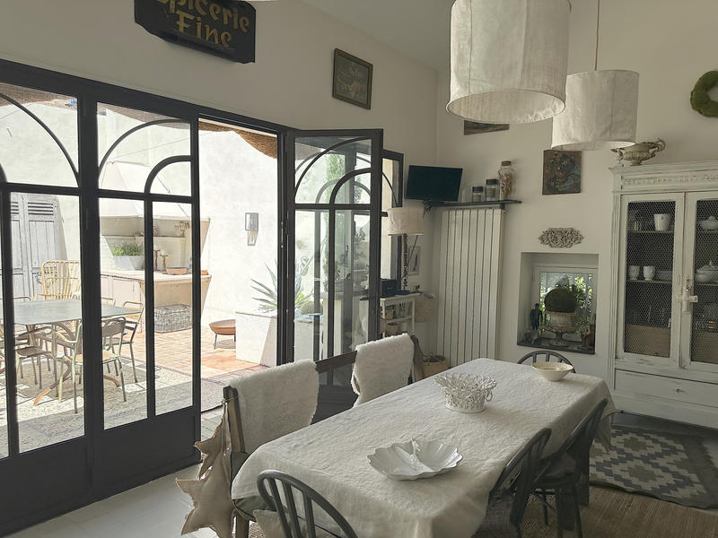 Maison - 295 m² - 10 pièces