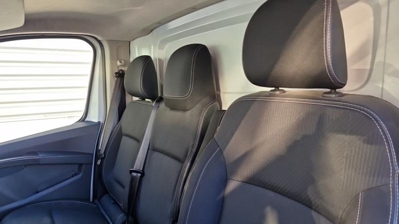 Renault Trafic Fourgon l2h1 3000 kg blue dci 130 grand confort