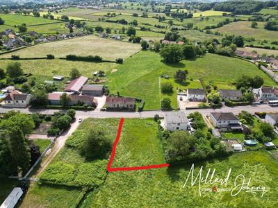 Terrain constructible - 1 113 m²