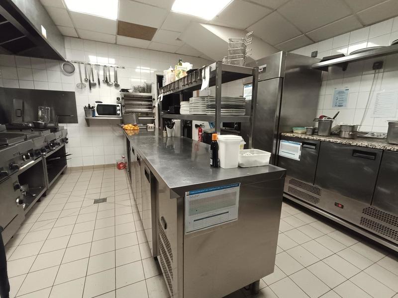 Local commercial - 310 m² - 7 pièces