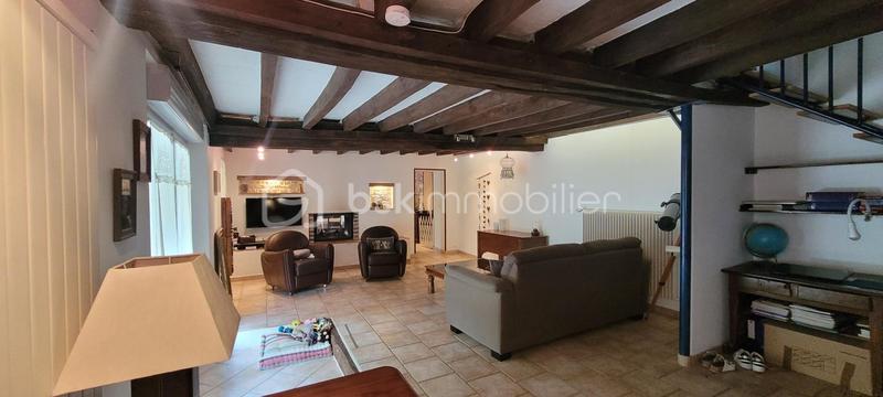Maison en pierre - 222 m² - 9 pièces