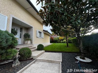 Maison - 255 m² - 7 pièces