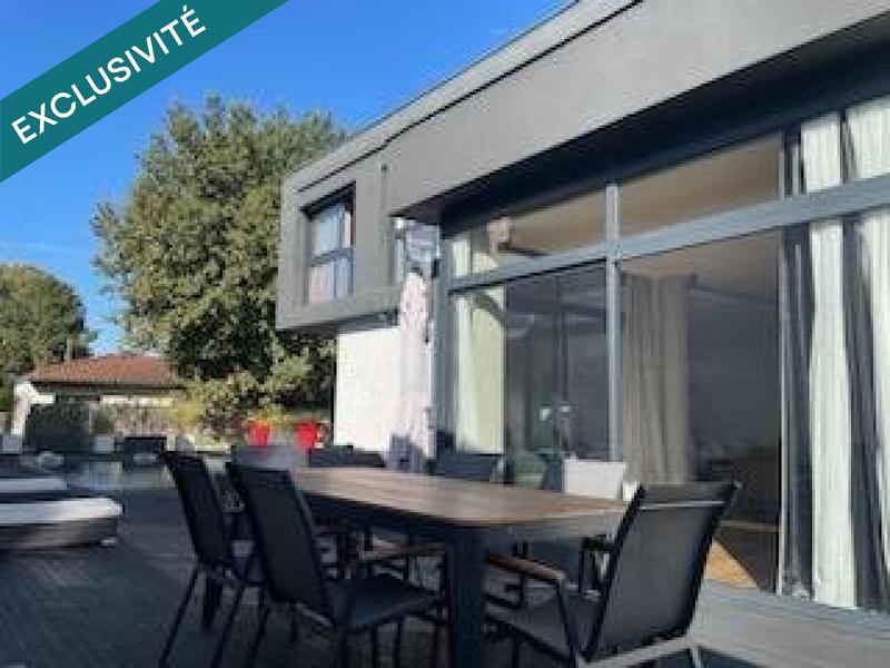 Maison - 201 m² - 5 pièces