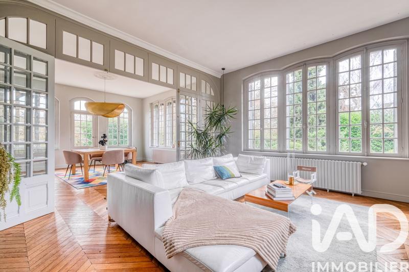 Maison - 245 m² - 8 pièces