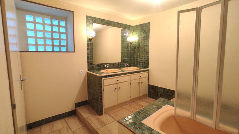 Maison - 219 m² - 5 pièces