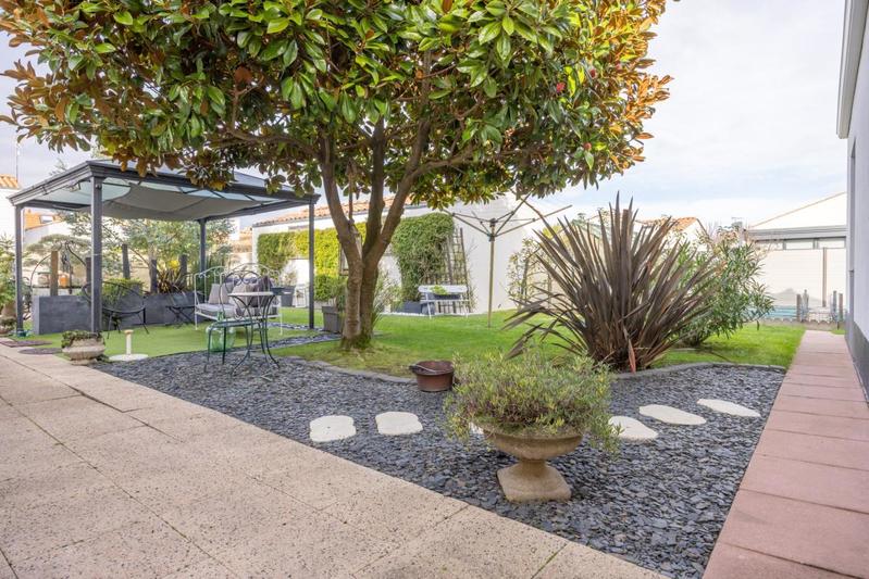 Maison - 182 m² - 7 pièces