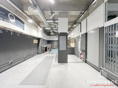 Local commercial - 101 m²