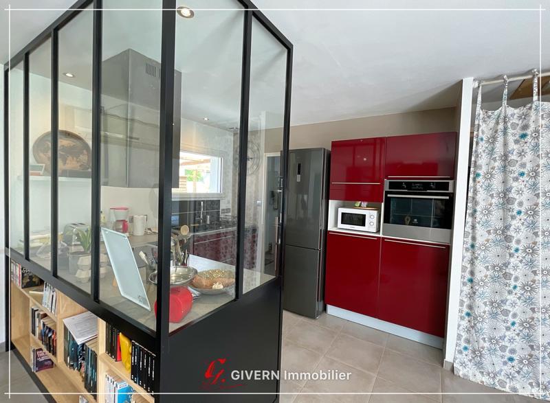 Maison - 99 m² - 5 pièces