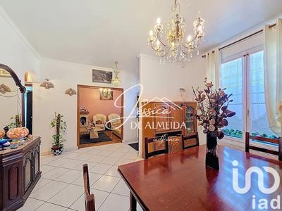 Maison - 94 m² - 5 pièces