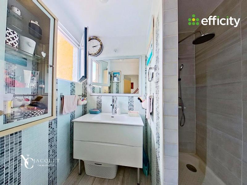 Maison - 184 m² - 6 pièces