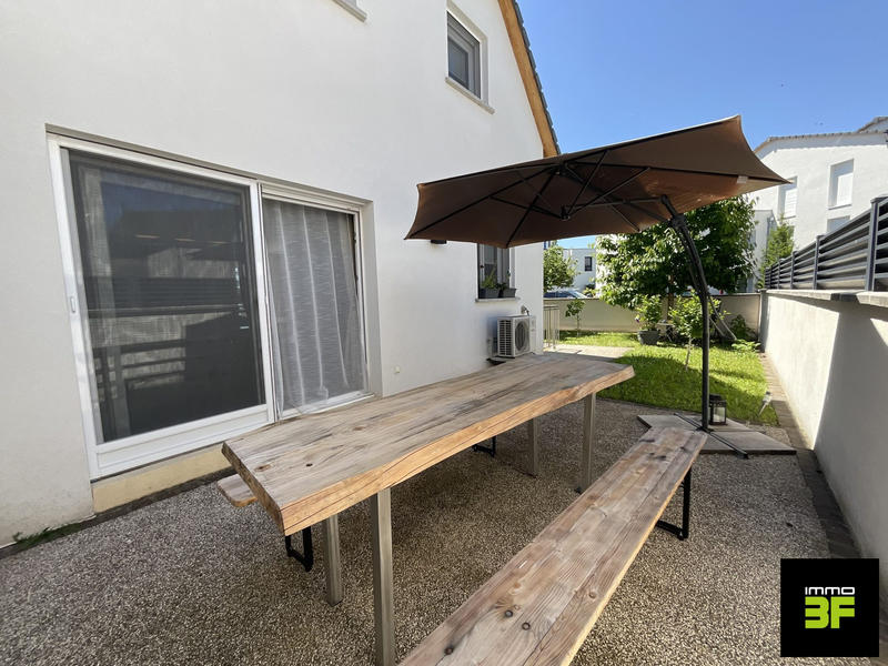 Maison traditionnelle - 94 m² - 5 pièces