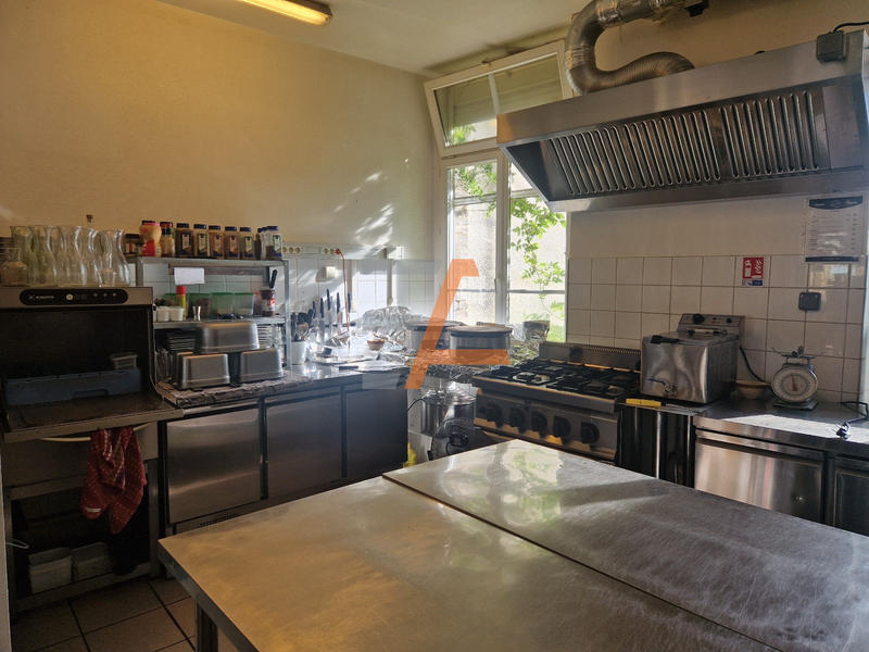 Fonds de commerce - Magasins - 68 m²