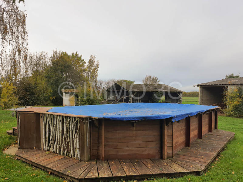 Maison - 313 m² - 13 pièces