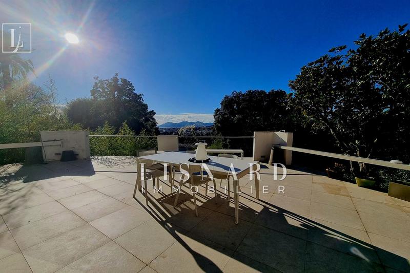 Maison - 200 m² - 6 pièces