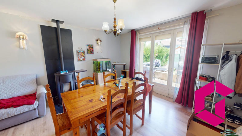 Maison - 102 m² - 5 pièces