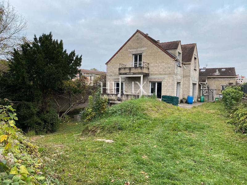 Maison - 316 m² - 9 pièces