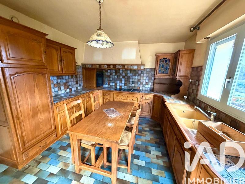 Maison - 222 m² - 7 pièces