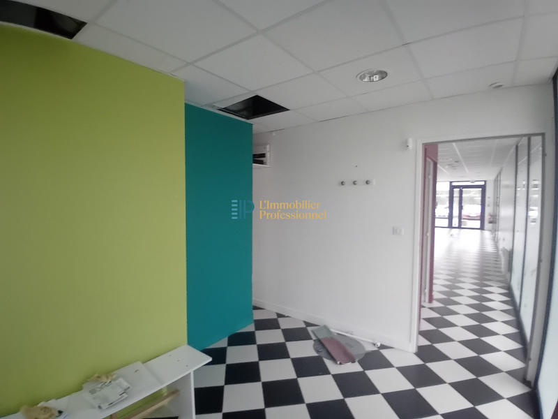 Local commercial - 56 m² - 2 pièces