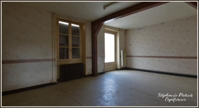 Maison - 200 m² - 8 pièces