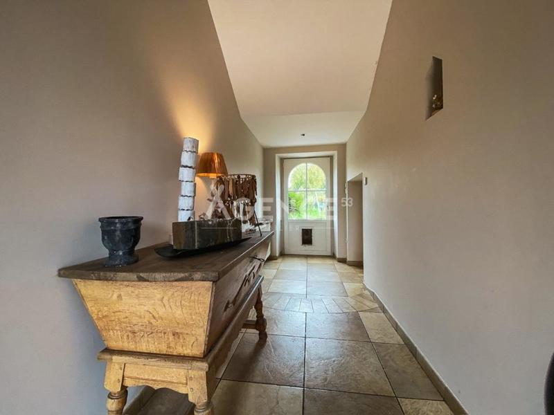 Maison - 318 m² - 17 pièces