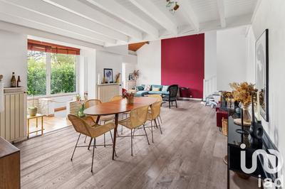 Maison - 208 m² - 6 pièces