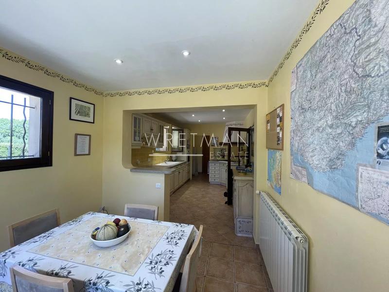 Villa - 238 m² - 8 pièces