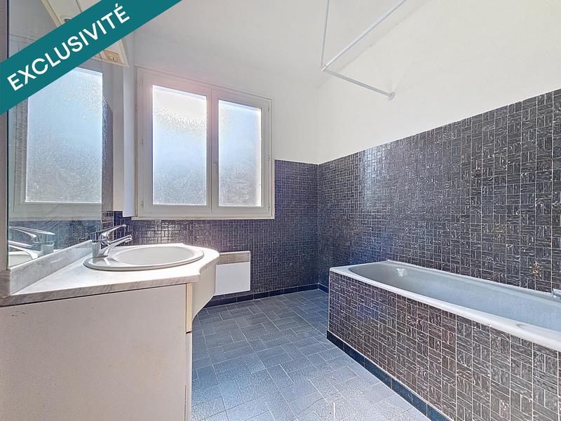 Maison - 177 m² - 9 pièces