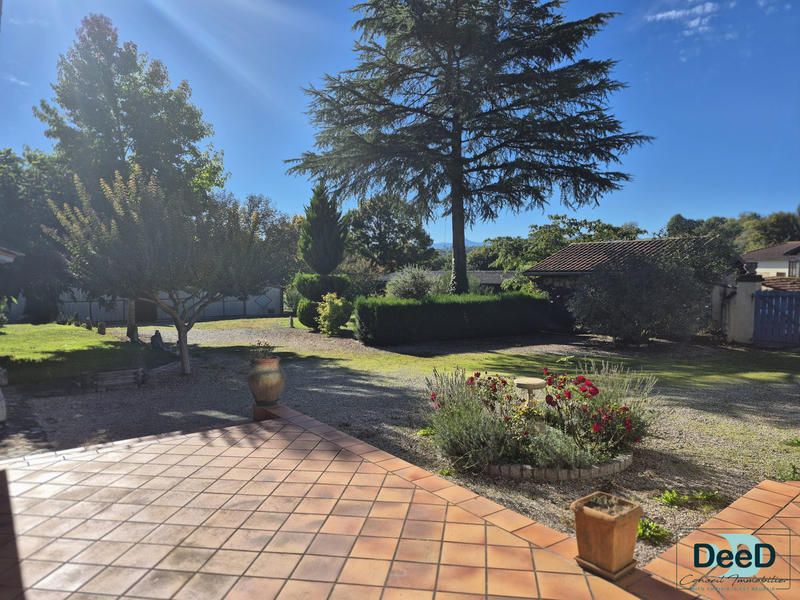 Maison - 230 m² - 5 pièces